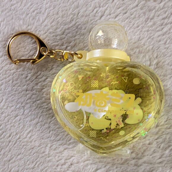 Sanrio Cinnamoroll x Hatsune Miku Keychains Set of 2 Yellow Shaker Star Heart - Picture 3 of 5